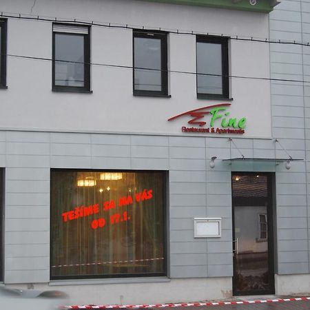 Fine Restaurant & Apartments Malacky Luaran gambar