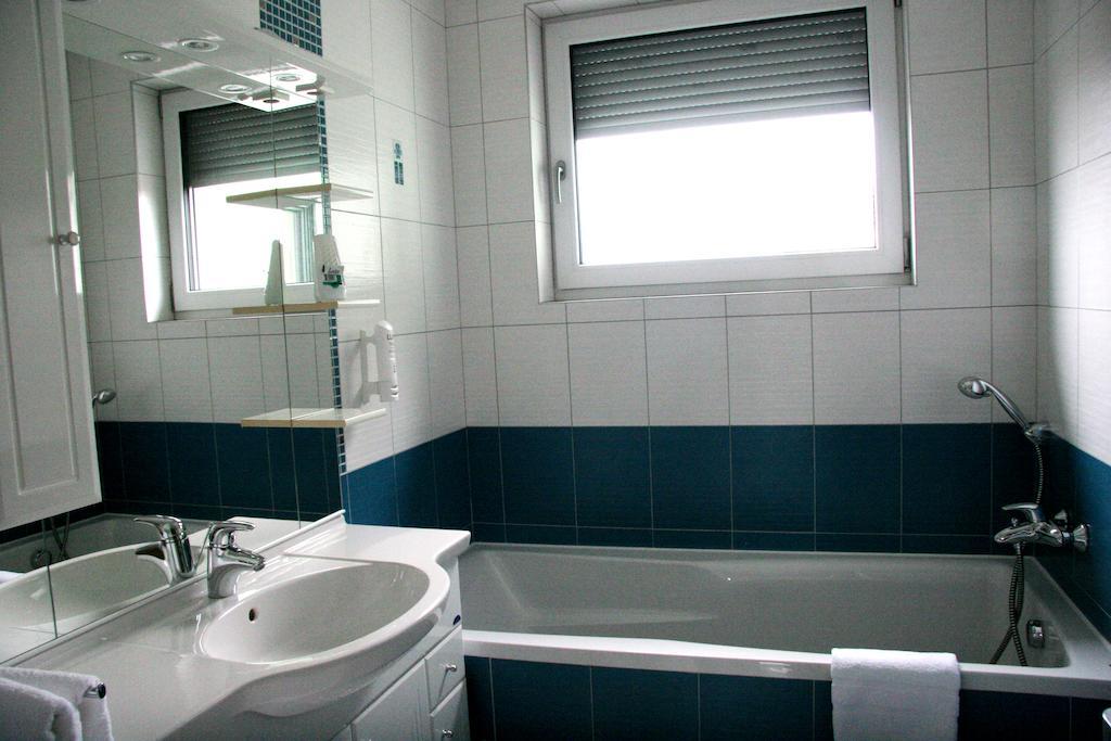Fine Restaurant & Apartments Malacky Bilik gambar