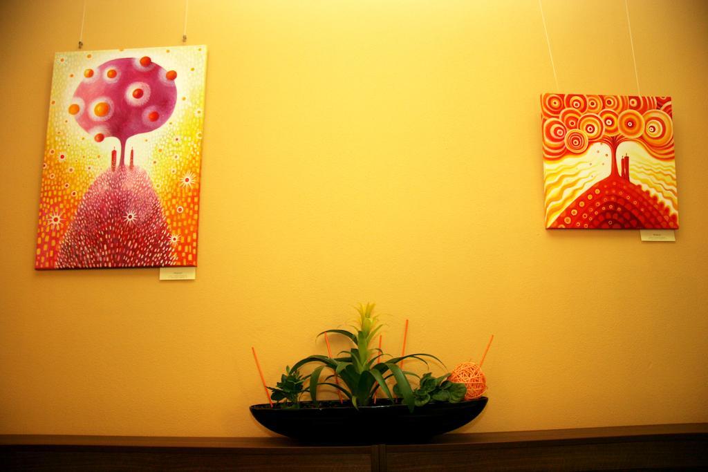 Fine Restaurant & Apartments Malacky Luaran gambar