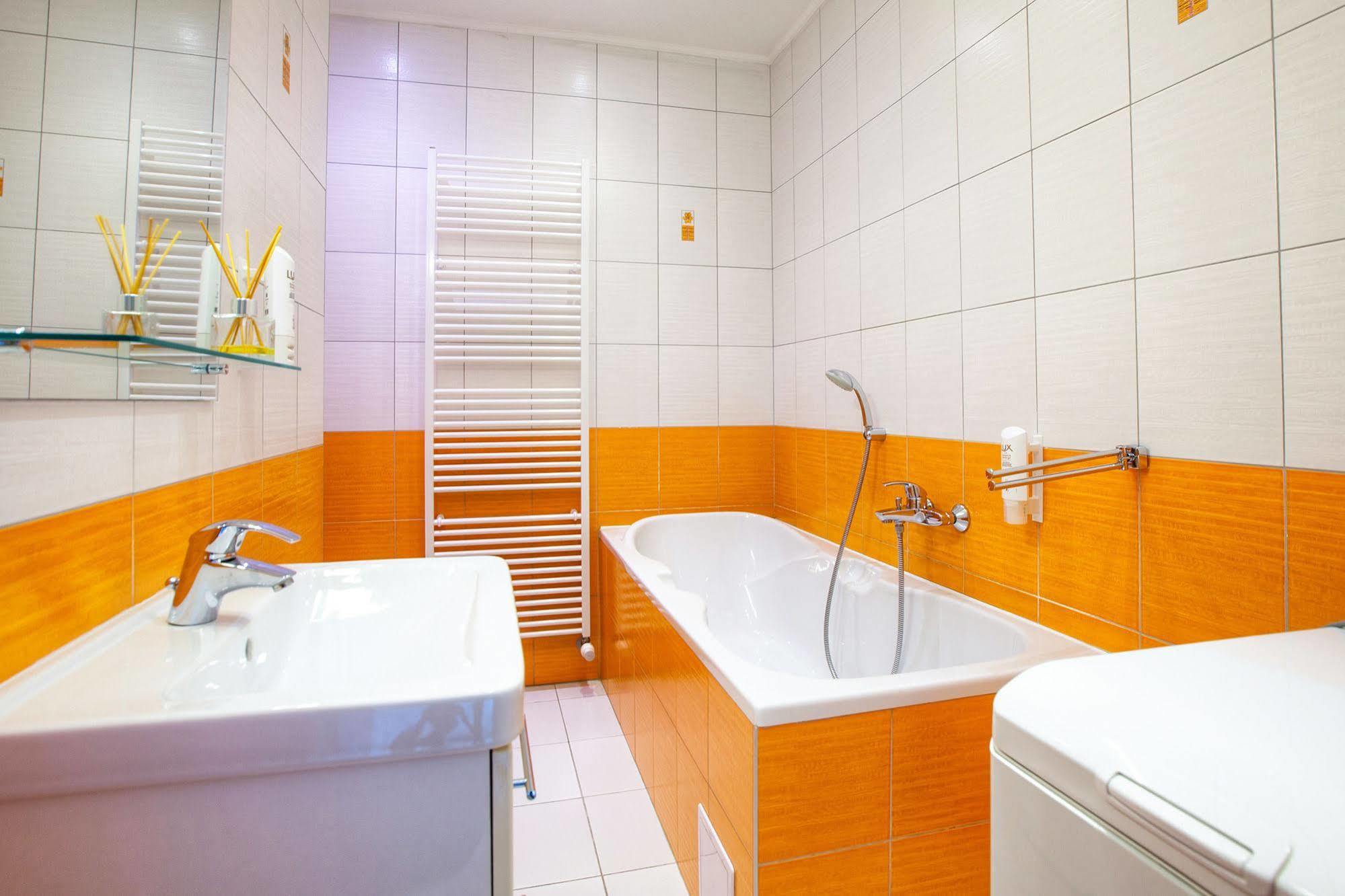 Fine Restaurant & Apartments Malacky Luaran gambar