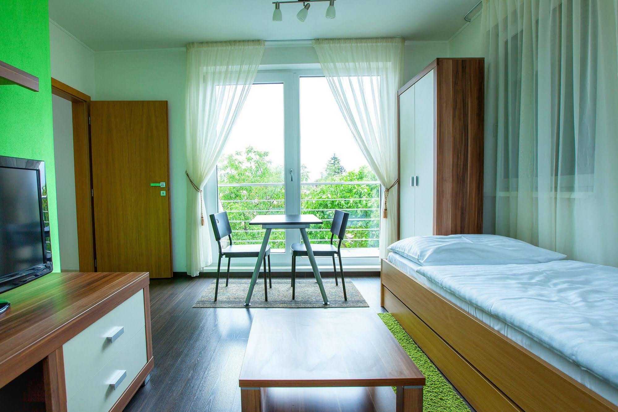 Fine Restaurant & Apartments Malacky Luaran gambar