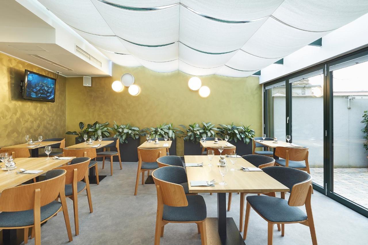 Fine Restaurant & Apartments Malacky Luaran gambar